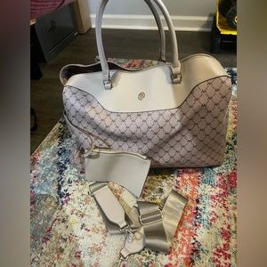 Anne Klein Large Tote with Pouch